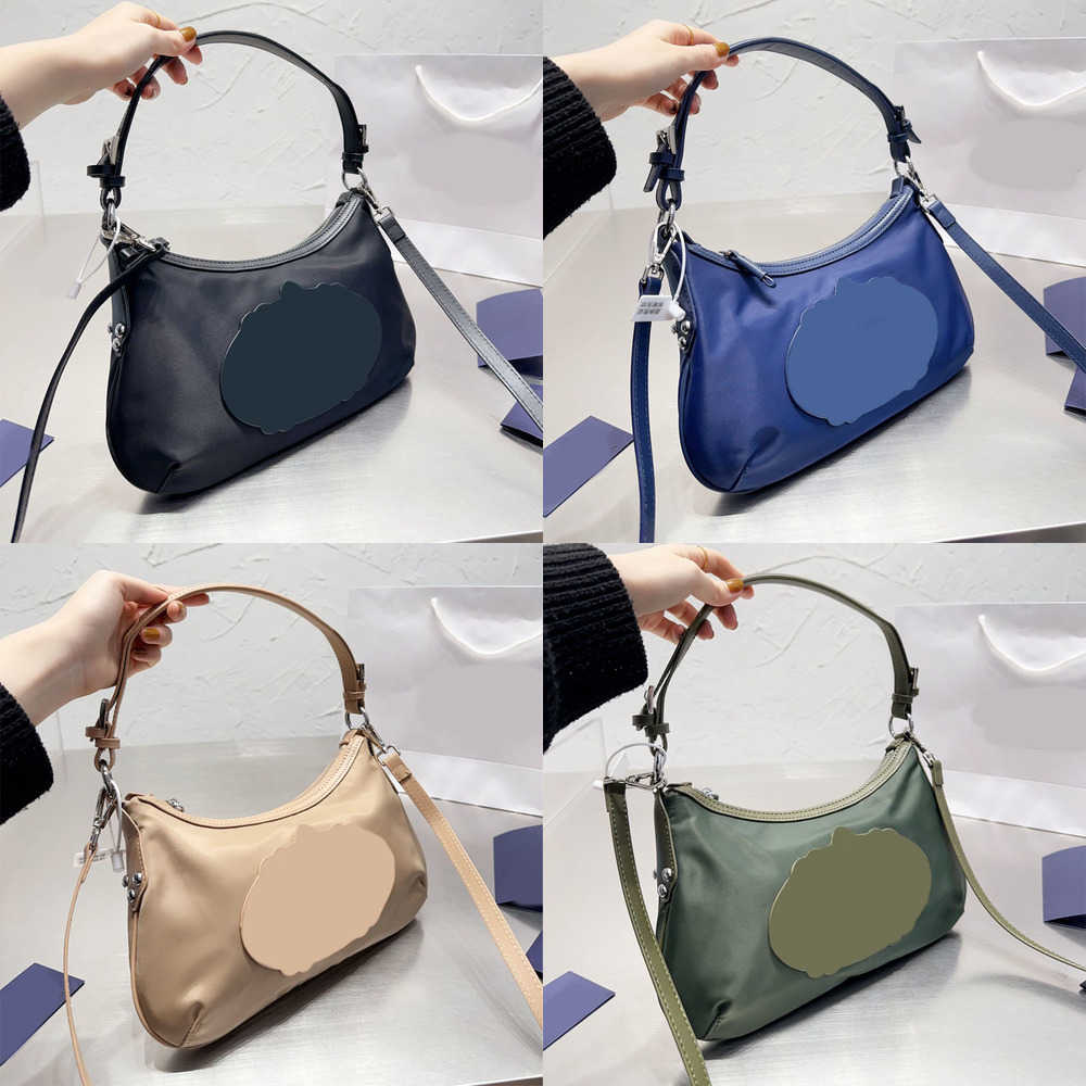 Triangle Hobo Nylon Underarm Bag Totes Tote Bag Womens Designer Bag Shoulder Designers Handbag Purse Wallet Fashion Bags Ladies Baguette 
Triangle Hobo Nylon Underarm Bag Totes Tote Bag Womens Designer Bag Shoulder Designers Handbag Purse Wallet Fashion Bags Ladies Baguette