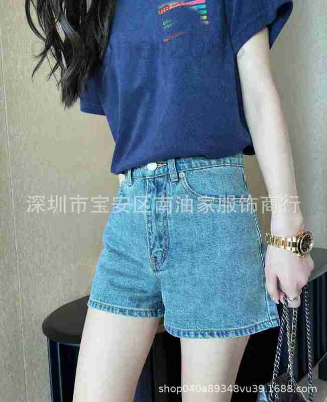 Women' Jeans designer 22SSP Triangle Shorts Net Red Same style Straight 1 to 1 Female Fashion VTN9, Light blue
Women' Jeans designer 22SSP Triangle Shorts Net Red Same style Straight 1 to 1 Female Fashion VTN9, Light blue