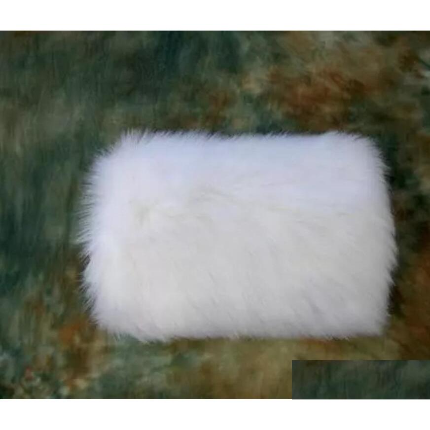 Bridal Gloves High Quality Faux Fur Winter Hand Muff Ivory White Color Warm Handwarmers Muffs Wedding Drop Delivery Party Events Acce Dhhvo
Bridal Gloves High Quality Faux Fur Winter Hand Muff Ivory White Color Warm Handwarmers Muffs Wedding Drop Delivery Party Events Acce Dhhvo