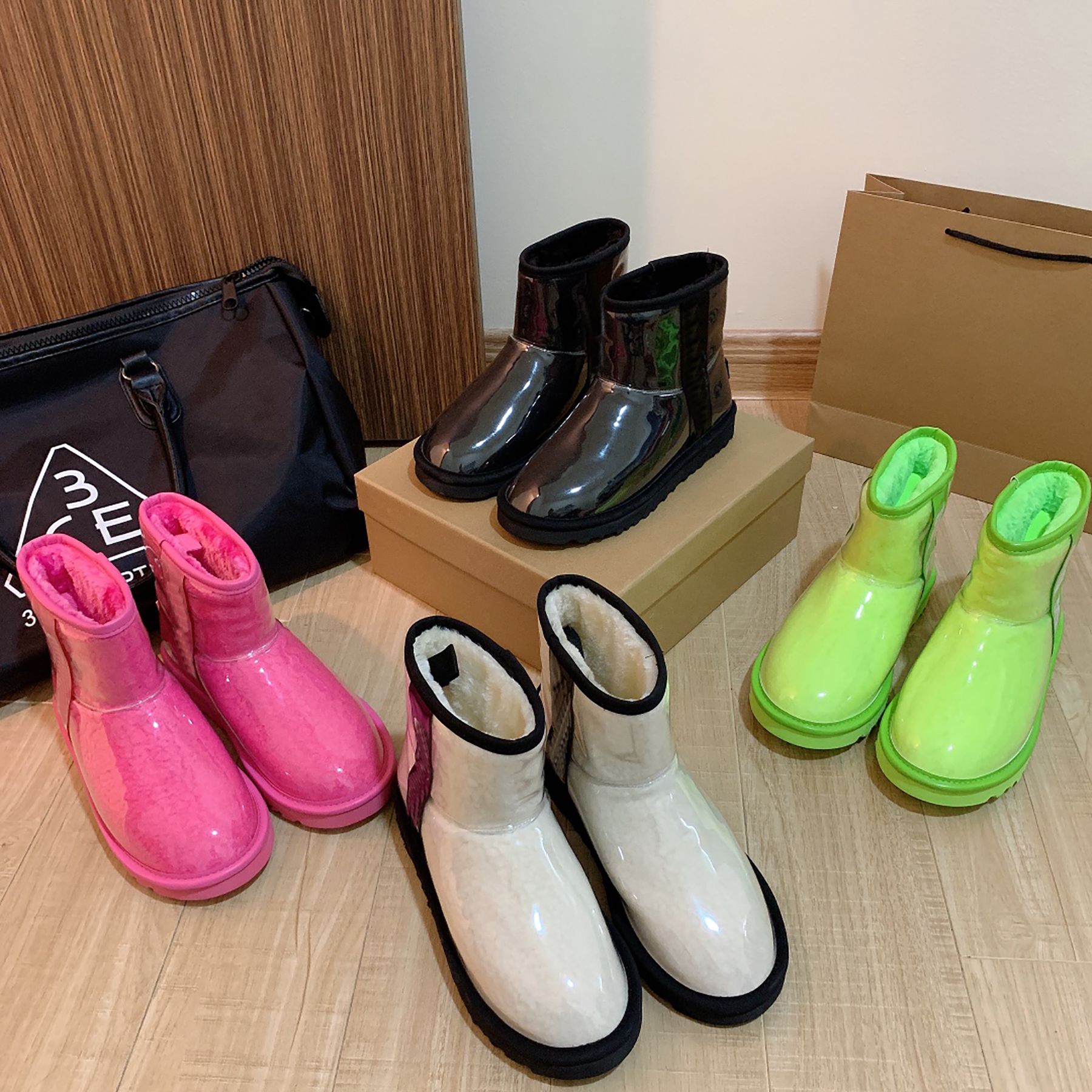 Australian designer uggly waterproof women's boots Autumn and winter cotton shoes Snow boot Multi color warm shoes, Buy box
Australian designer uggly waterproof women's boots Autumn and winter cotton shoes Snow boot Multi color warm shoes, Buy box