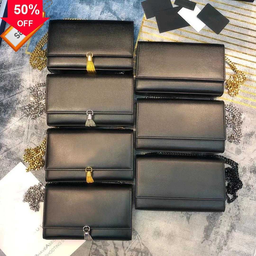 Designer Bags Brand1990 Digner Hand Genuine Leather Tassel Chain Purse Fashion Clutch Envelope Shoulder Bag Cowhide Luxury Handbag Factory Direct Sale Promotion, Black with gold
Designer Bags Brand1990 Digner Hand Genuine Leather Tassel Chain Purse Fashion Clutch Envelope Shoulder Bag Cowhide Luxury Handbag Factory Direct Sale Promotion, Black with gold