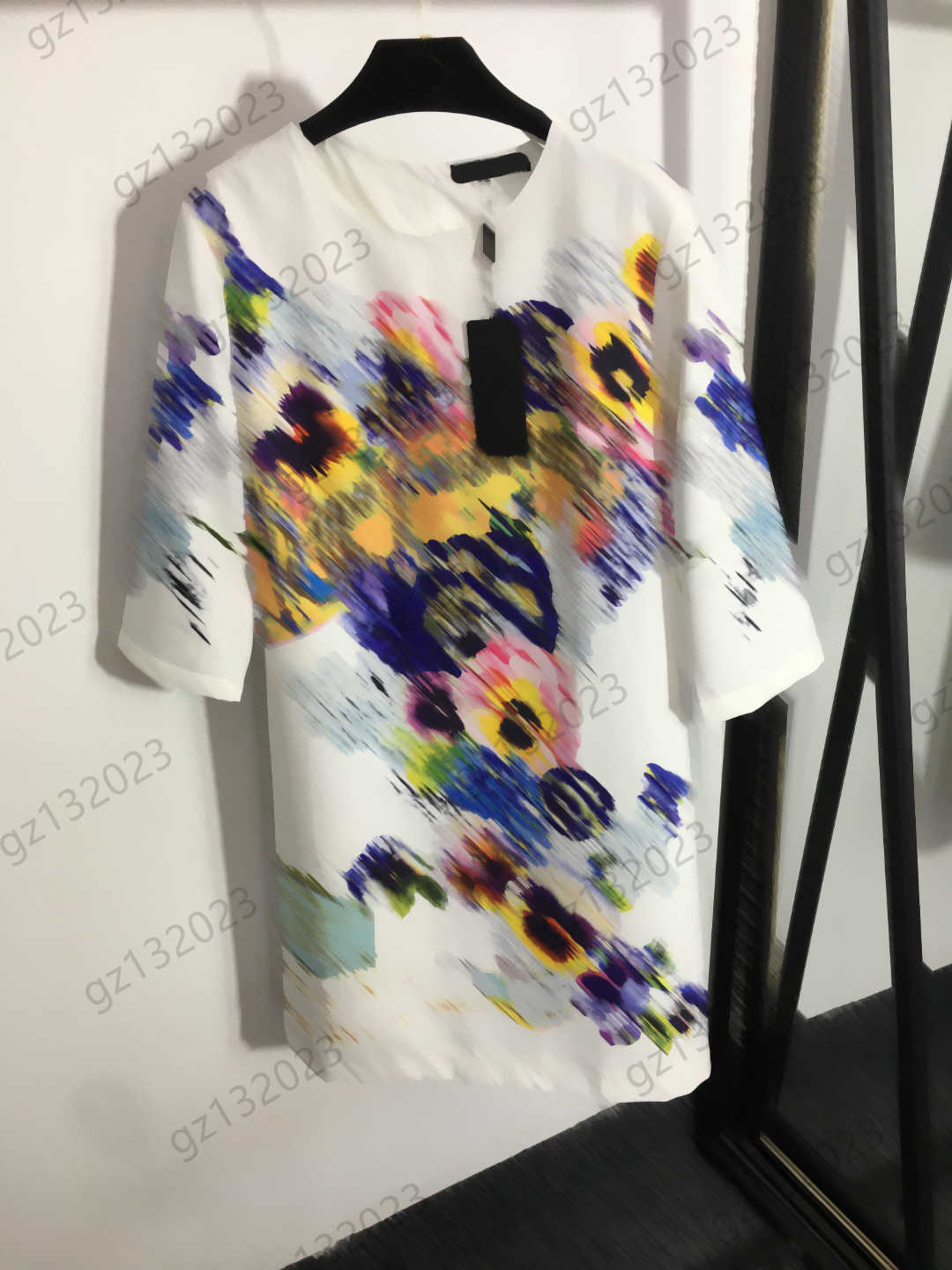 Casual Dresses Womens Designer Clothing Beaded Letter Floral Print Round Neck Short Sleeves Dress Back Zipper Collect Waist Slim Maxiskit Women Apparel
Casual Dresses Womens Designer Clothing Beaded Letter Floral Print Round Neck Short Sleeves Dress Back Zipper Collect Waist Slim Maxiskit Women Apparel