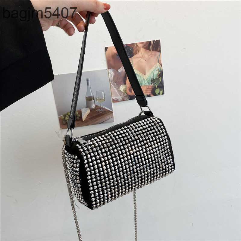 Design of the Diamond Bag 80% Discount Wholesale and Retail Women's New Chain Oblique Small Square Fashion Armpit Shoulder, White14
Design of the Diamond Bag 80% Discount Wholesale and Retail Women's New Chain Oblique Small Square Fashion Armpit Shoulder, White14