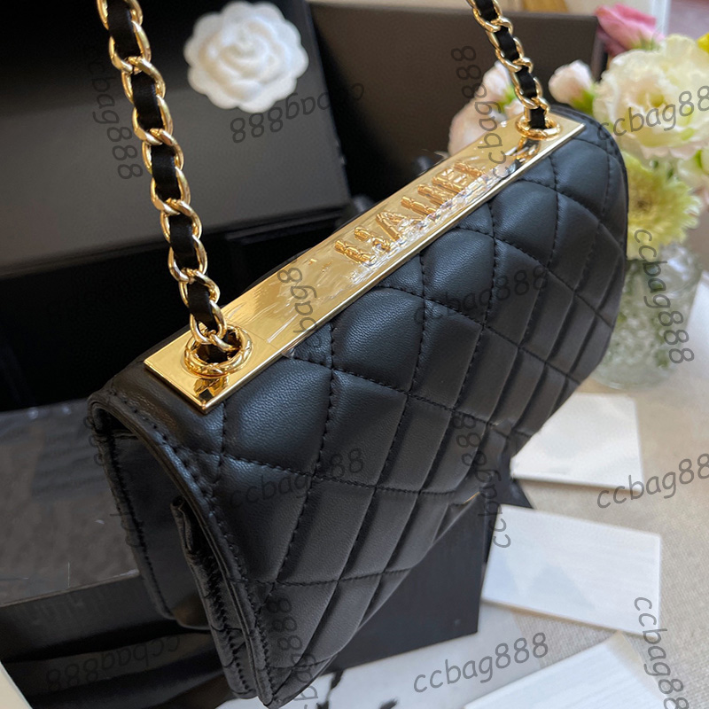22B Womens Trendy WOC Wallet Bags Lambskin Gold Metal Hardware Matelasse Chain Crossbody Shoulder Card Holder Purse Multi Pochette Designer Handbags 19CM