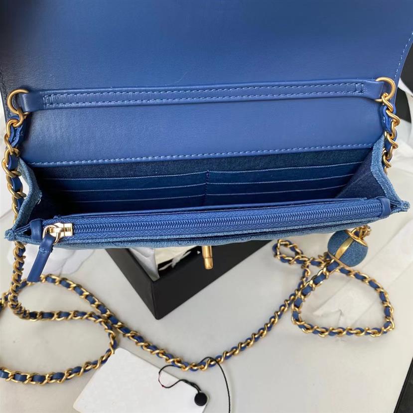 Fashion Selling Classic Upgraded magnetic hardware womens chain wallets Top Quality Denim fabric Luxurys Designer bag Coin Purse C261v
Fashion Selling Classic Upgraded magnetic hardware womens chain wallets Top Quality Denim fabric Luxurys Designer bag Coin Purse C261v