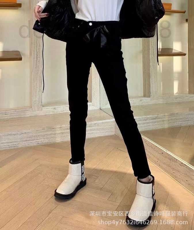 Women's Jeans designer New P Metal Inverted Triangle Bowknot Slim Black Elastic Nine Part VYQR, Black8
Women's Jeans designer New P Metal Inverted Triangle Bowknot Slim Black Elastic Nine Part VYQR, Black8