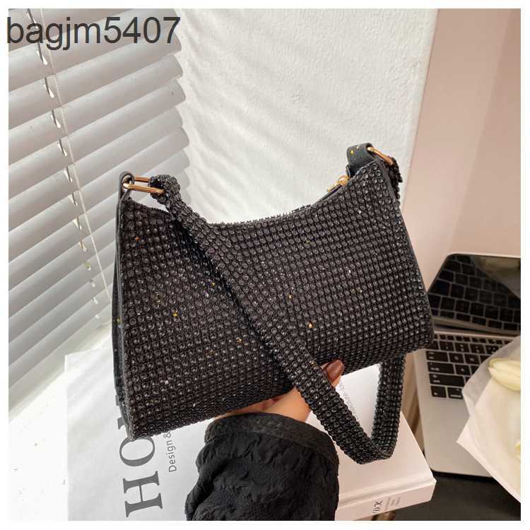 Design of the Diamond Bag 80% Discount Wholesale and Retail Texture Women New Fashion Leisure Personality One Shoulder Oblique Handheld Small Square, Black7
Design of the Diamond Bag 80% Discount Wholesale and Retail Texture Women New Fashion Leisure Personality One Shoulder Oblique Handheld Small Square, Black7