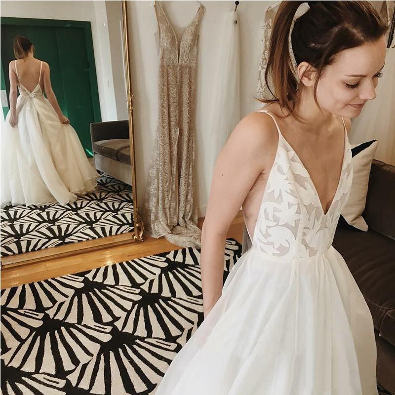 Plus Size Stunning V Neck Sleeveless Dress Lace Backless or Length Bridal Gowns Cheap Boho Tulle A e Wedding Gown