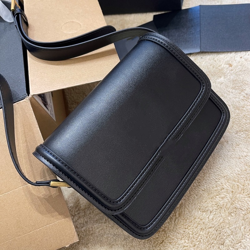Designer Shoulder Bag Women Crossbody Bags Letter Tofu Buns Fashion Plain leather Messenger Purse luxury mini flap small Handbag Adjustable strap men cross body bag, Black
Designer Shoulder Bag Women Crossbody Bags Letter Tofu Buns Fashion Plain leather Messenger Purse luxury mini flap small Handbag Adjustable strap men cross body bag, Black
