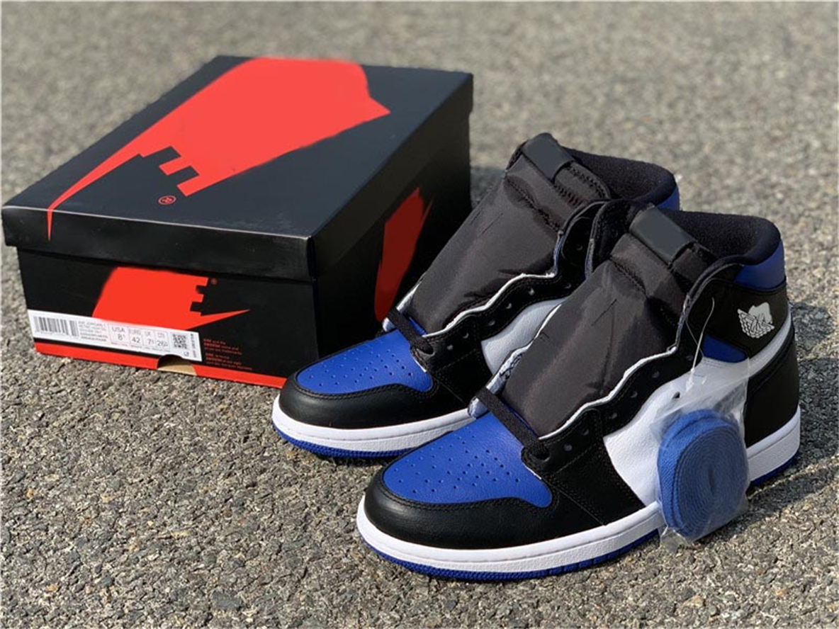 Authentic 1 High OG Royal TOE Shoes BLACK WHITE GAMEROYAL Men Women Sports Sneakers With Original box, Game royal
Authentic 1 High OG Royal TOE Shoes BLACK WHITE GAMEROYAL Men Women Sports Sneakers With Original box, Game royal