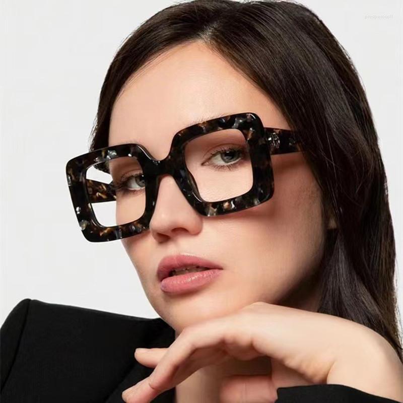 Sunglasses Frames 2022 Retro Square Anti Blue Light Optical Glasses Women Sexy Leopard Print Fashion Computer Eyeglasses
Sunglasses Frames 2022 Retro Square Anti Blue Light Optical Glasses Women Sexy Leopard Print Fashion Computer Eyeglasses