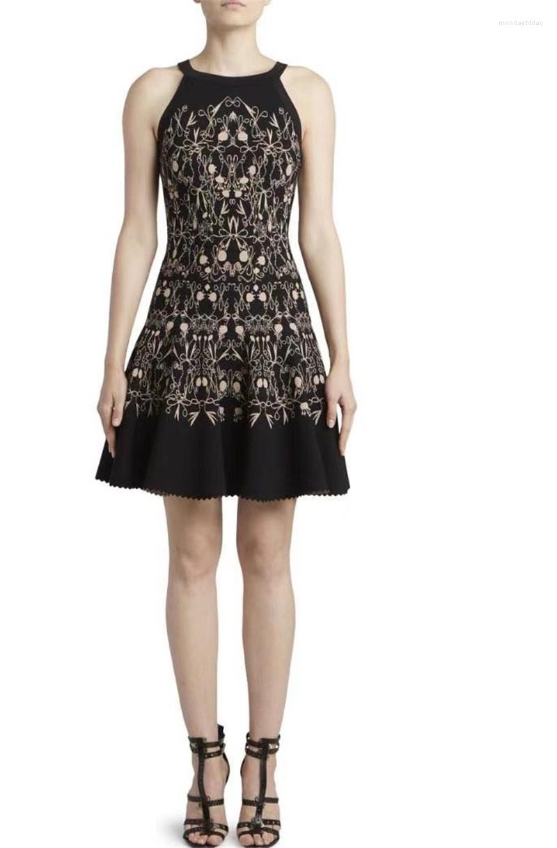 Casual Dresses 2022 Arrival Balck Dress Jacquard Slimming Sleeveless Mini Women Night Party
Casual Dresses 2022 Arrival Balck Dress Jacquard Slimming Sleeveless Mini Women Night Party