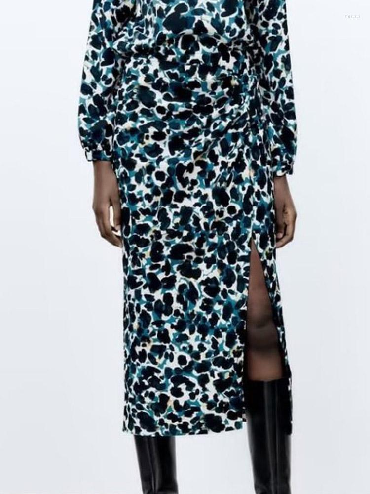 Skirts Kumsvag 2022 Summer Women MIDI Straight Fashion Leopard Print Side Zipper Split Female Elegant Street Mid-Calf Skirt
Skirts Kumsvag 2022 Summer Women MIDI Straight Fashion Leopard Print Side Zipper Split Female Elegant Street Mid-Calf Skirt