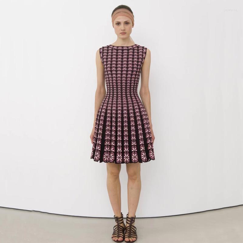 Casual Dresses Wholesale Women's High Quality Pink Stripe Jacquard Fashion Ball Gown Celebrity Cocktail Party Bandage Dress
Casual Dresses Wholesale Women's High Quality Pink Stripe Jacquard Fashion Ball Gown Celebrity Cocktail Party Bandage Dress