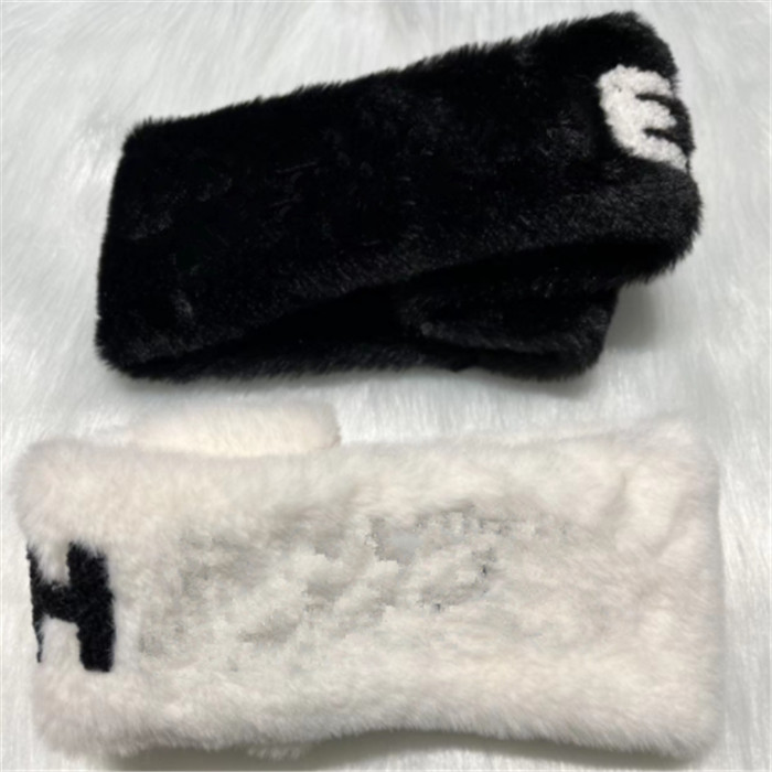 2023 fashion high-end hair band women autumn winter warm headwear headband hair band hair
2023 fashion high-end hair band women autumn winter warm headwear headband hair band hair
