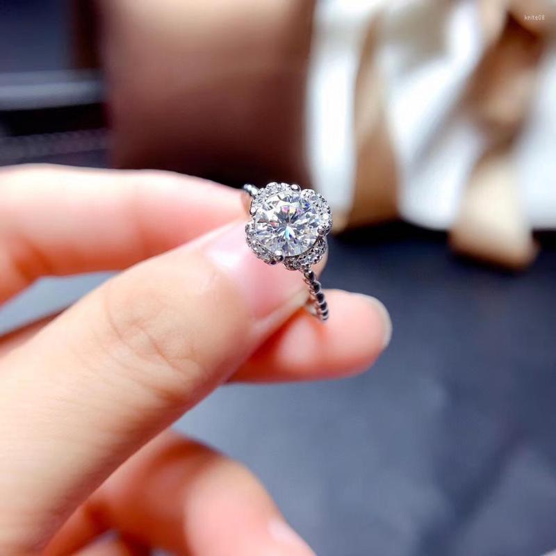 Cluster Rings Flower Style Sparkling Moisanite Ring For Women 925 Sterling Silver Birthday Gift Shiny Better Than Diamond Engagement
Cluster Rings Flower Style Sparkling Moisanite Ring For Women 925 Sterling Silver Birthday Gift Shiny Better Than Diamond Engagement