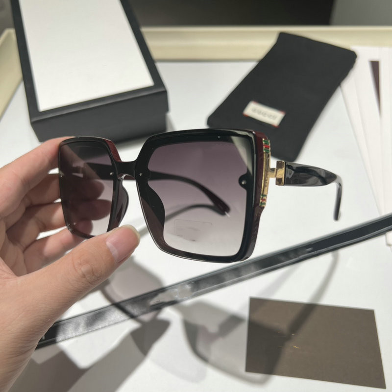 Oversized Designer sunglasses for women mens glasses sunglasse frames black Beige big square full frame Resin eyewear outdoor UV beach lady sunglasses 8916
Oversized Designer sunglasses for women mens glasses sunglasse frames black Beige big square full frame Resin eyewear outdoor UV beach lady sunglasses 8916