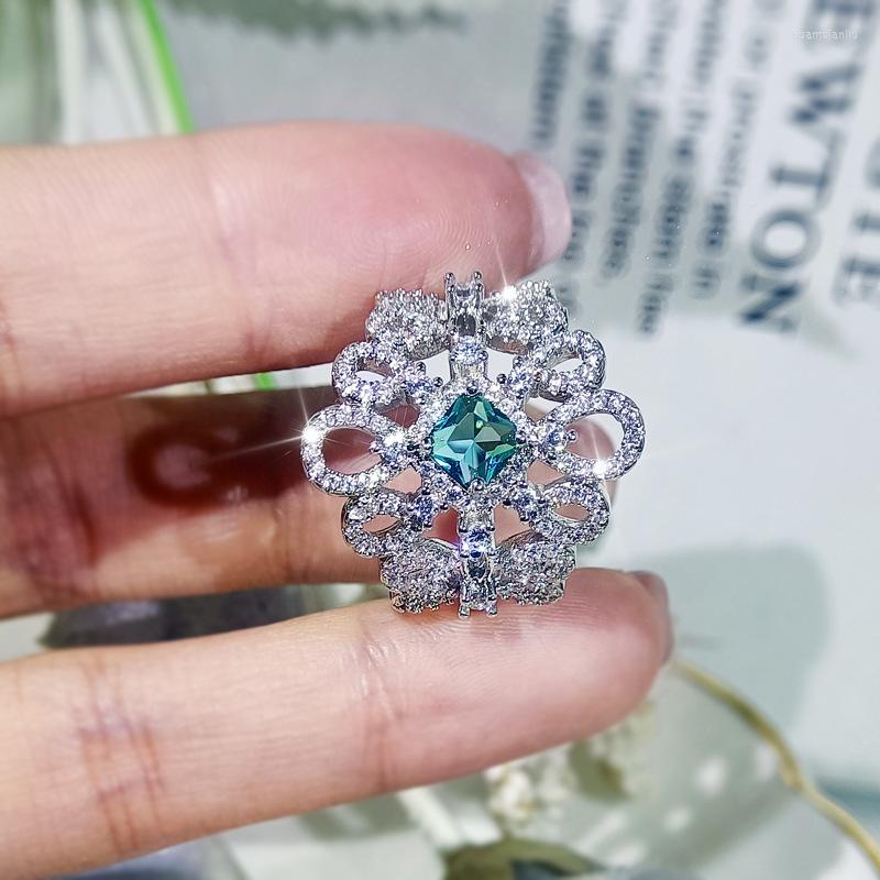 Cluster Rings Retro Luxury Temperament Super Flash Hollow Zircon Women's Ring Elegant Green 925 Silver Party Jewelry
Cluster Rings Retro Luxury Temperament Super Flash Hollow Zircon Women's Ring Elegant Green 925 Silver Party Jewelry
