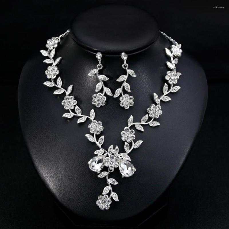Necklace Earrings Set Women Silver Gold Shiny Rhinestone Leaves Flower & Stud Wedding Bridal Accessory Jewelry, Picture shown
Necklace Earrings Set Women Silver Gold Shiny Rhinestone Leaves Flower & Stud Wedding Bridal Accessory Jewelry, Picture shown