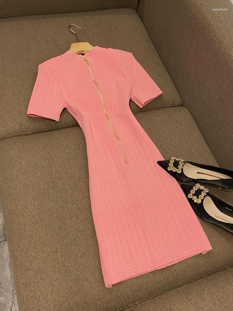 Casual Dresses FuRui 2022 Latest Designer Fashion Show Women' High Quality Short Sleeve V Neck Lion Button Knitted Stretch Jacquard, Black
Casual Dresses FuRui 2022 Latest Designer Fashion Show Women' High Quality Short Sleeve V Neck Lion Button Knitted Stretch Jacquard, Black