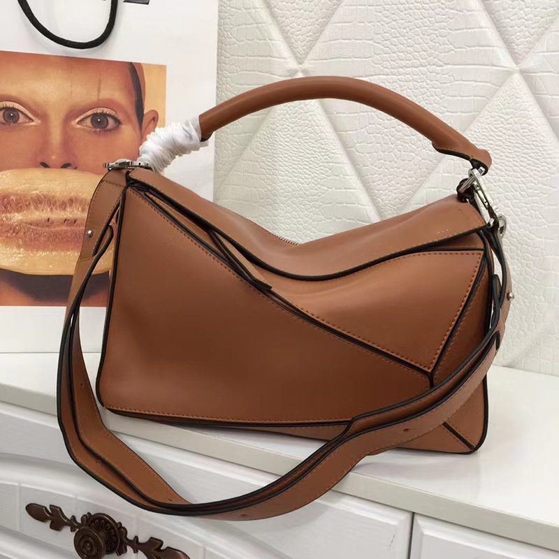 Designer Women handbag classic womens bags ladies tote leather Classic Splicing handbags female purse shoulder strap Large space shopping bag 30cm, Box
Designer Women handbag classic womens bags ladies tote leather Classic Splicing handbags female purse shoulder strap Large space shopping bag 30cm, Box