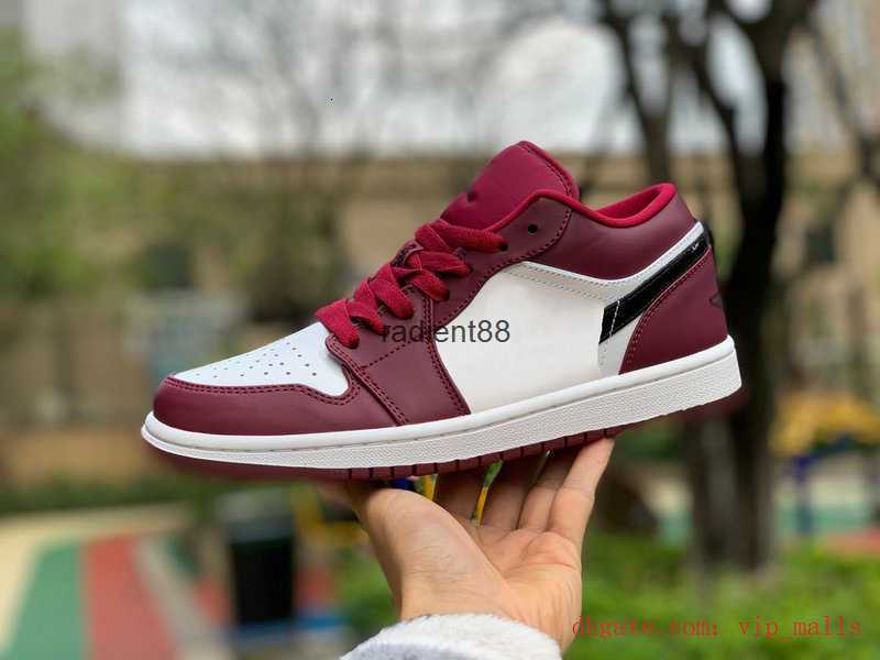 Shoes Low 1 Women Court Purple White Game Royal Gray Noble Red 1s Shadow Black Toe Brand Skateboard, L104
Shoes Low 1 Women Court Purple White Game Royal Gray Noble Red 1s Shadow Black Toe Brand Skateboard, L104