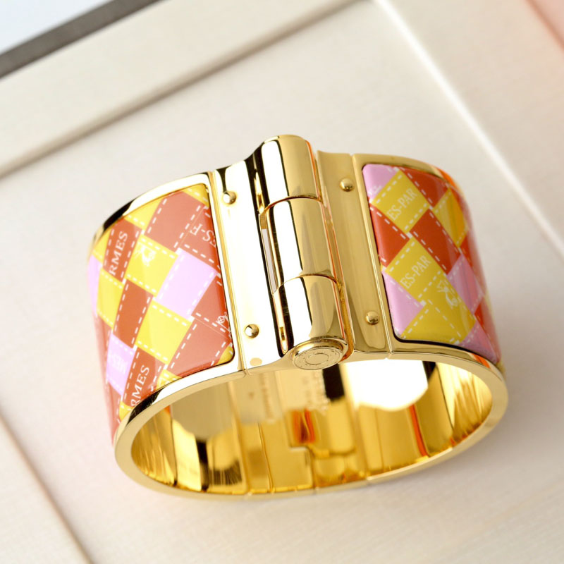 Enamel clic bangle for women charm bracelets 36mm big size snap-fastener orange square enamel 
Enamel clic bangle for women charm bracelets 36mm big size snap-fastener orange square enamel