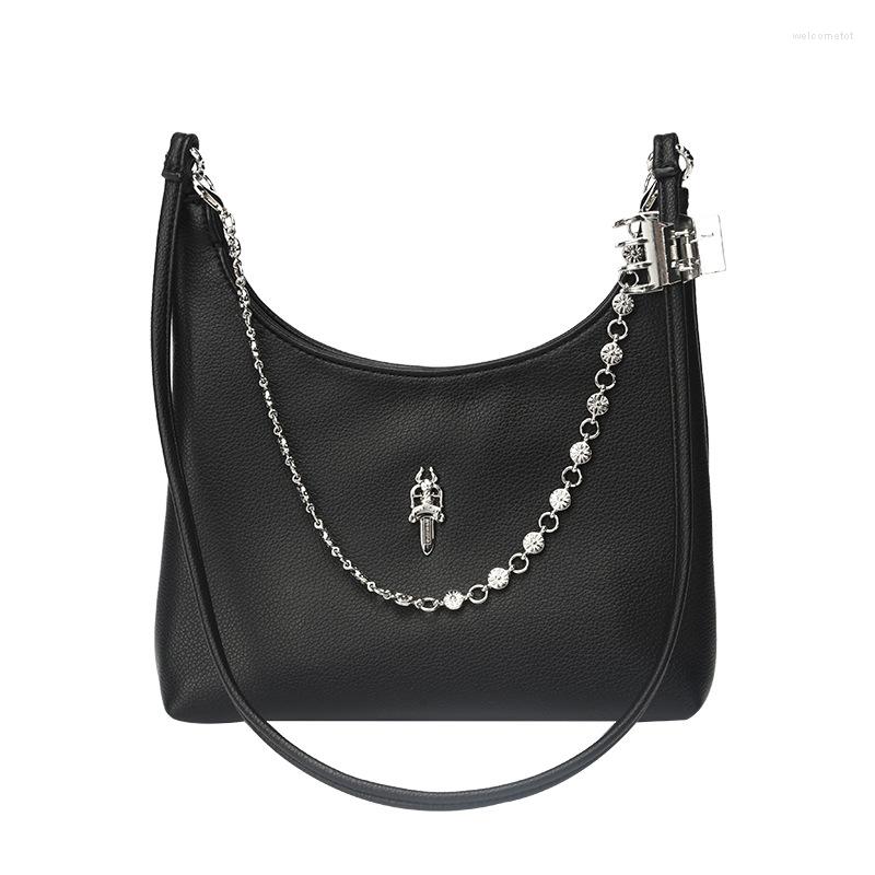 Evening Bags 2022 High End Heart Bag Vintage Underarm Punk Sweet Cool Leather Chain One Shoulder Portable Women's, Black
Evening Bags 2022 High End Heart Bag Vintage Underarm Punk Sweet Cool Leather Chain One Shoulder Portable Women's, Black