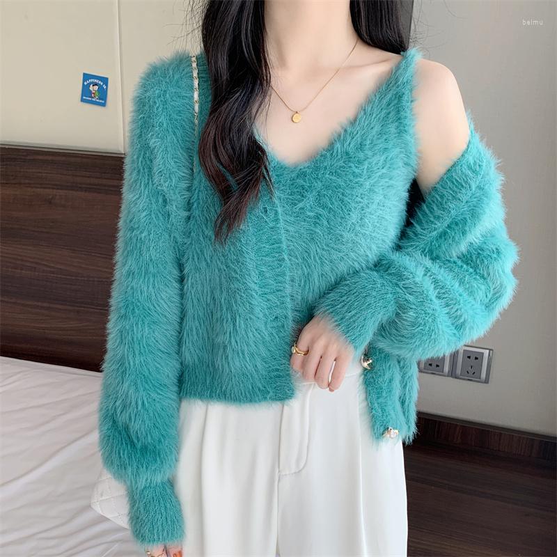 Women's Knits Spring Autumn Knitting Suspender Vest Cardigan Long Sleeve Mink Velvet Two Piece Set For Women Fashion Ladies Versatile
Women's Knits Spring Autumn Knitting Suspender Vest Cardigan Long Sleeve Mink Velvet Two Piece Set For Women Fashion Ladies Versatile