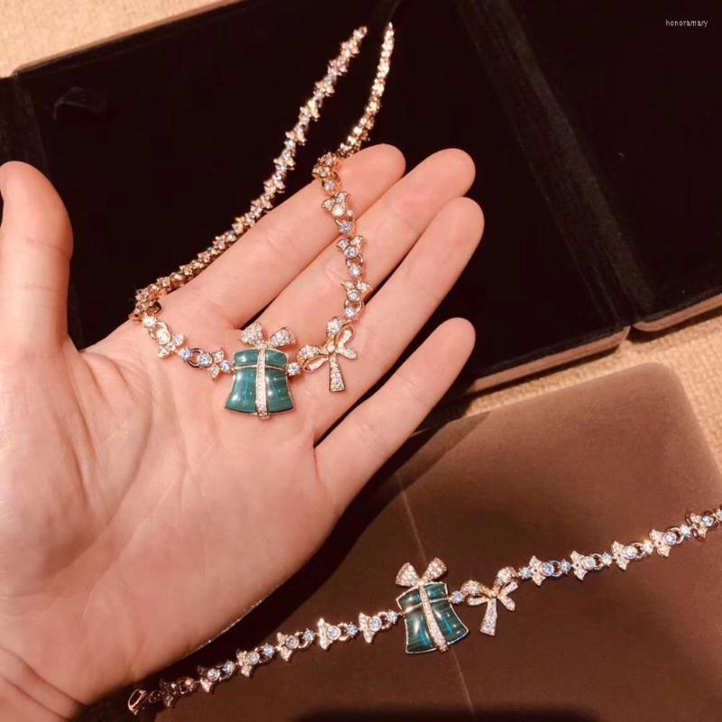 Necklace Earrings Set Fashion Brand Party Jewelry Nature Malachite Stone Festa Series Butterfly Knot Zircon Bracelet For Women Wedding, Picture shown
Necklace Earrings Set Fashion Brand Party Jewelry Nature Malachite Stone Festa Series Butterfly Knot Zircon Bracelet For Women Wedding, Picture shown