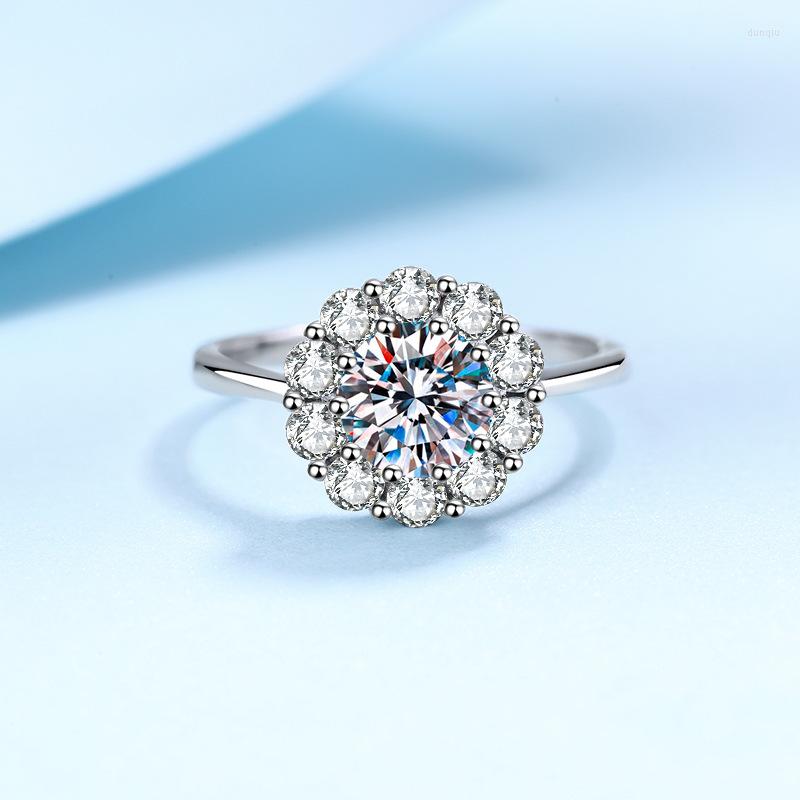 Cluster Rings 1 Ct Moissanite Diamond Real 925 Silver Ring For Women Natural Jewelry Trendy Anniversary Prong Setting
Cluster Rings 1 Ct Moissanite Diamond Real 925 Silver Ring For Women Natural Jewelry Trendy Anniversary Prong Setting