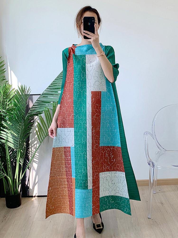 Casual Dresses Miyake Pleated Long Dress For Women Turtleneck Large Hem Loose Color Block Printing Female Fashion 2022 Vestidos, Green
Casual Dresses Miyake Pleated Long Dress For Women Turtleneck Large Hem Loose Color Block Printing Female Fashion 2022 Vestidos, Green