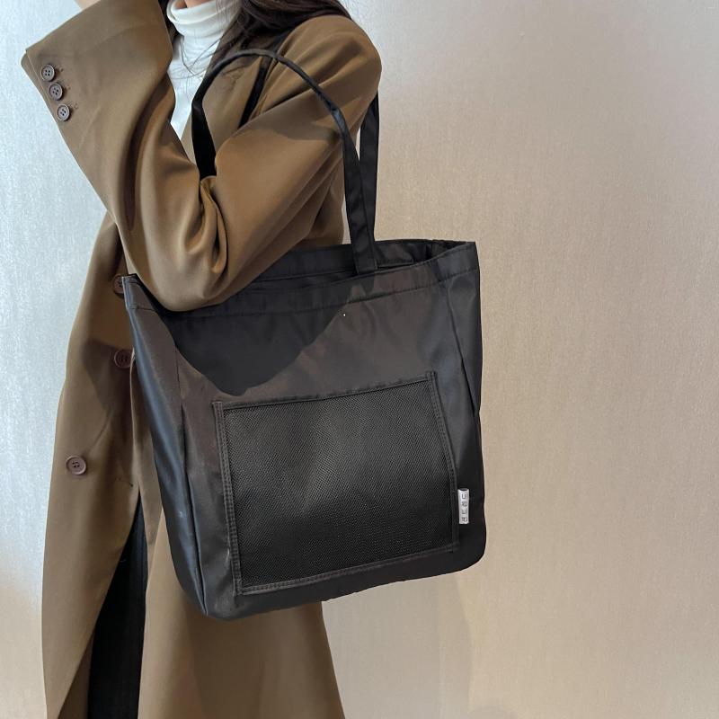 Evening Bags Women Ultra Lightweight Shoulder Casual High-capacity Outdoor Party Tote 2022 Female Bag Handbags Applicable In Autumn, Black
Evening Bags Women Ultra Lightweight Shoulder Casual High-capacity Outdoor Party Tote 2022 Female Bag Handbags Applicable In Autumn, Black