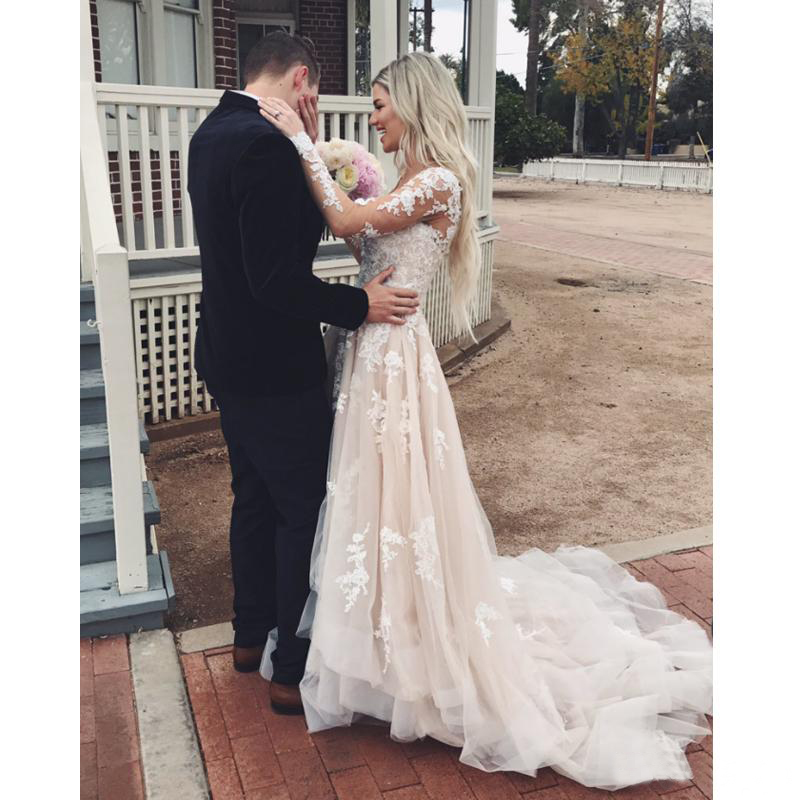 Gorgeous Lace Appliques Long Sleeve A e Wedding Dress V Neck Backless Tiered Ruffles Tulle Sweep Train Bridal Gowns