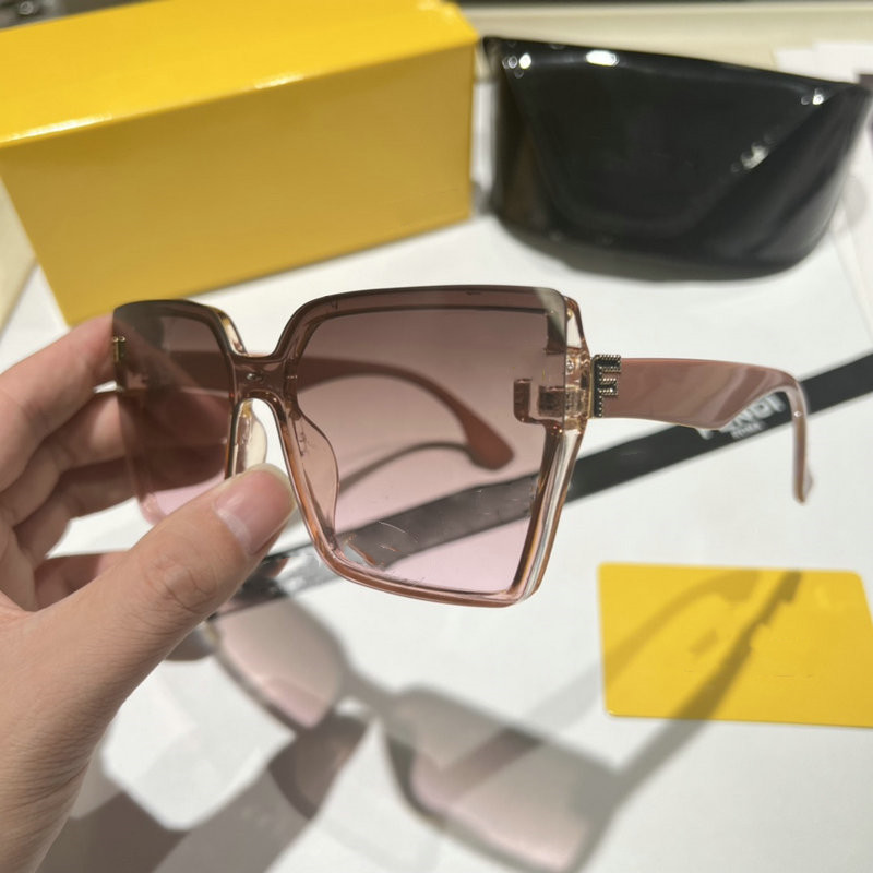 Top luxury Sunglasses polaroid lens designer womens Mens Goggle senior Eyewear For Women eyeglasses frame Vintage Sun Glasses With Box 8912
Top luxury Sunglasses polaroid lens designer womens Mens Goggle senior Eyewear For Women eyeglasses frame Vintage Sun Glasses With Box 8912