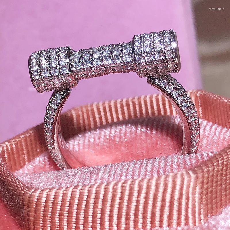 Cluster Rings Creative Round Geometric Circle Full Of Diamond Couple Ring For Women Silver-Plated Zircon Christmas Banquet Gift Jewelry
Cluster Rings Creative Round Geometric Circle Full Of Diamond Couple Ring For Women Silver-Plated Zircon Christmas Banquet Gift Jewelry