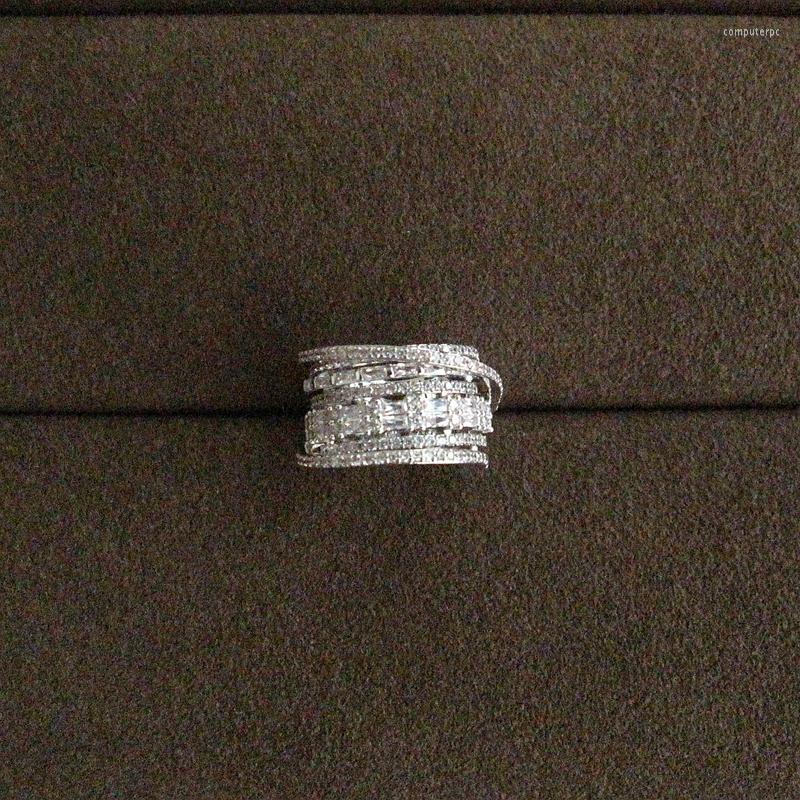 Wedding Rings Luxury Cubic Zirconia Pave Setting Multi-layered Clear Stone Ring Copper Base Wedding&Party Jewelry For Women R2522
Wedding Rings Luxury Cubic Zirconia Pave Setting Multi-layered Clear Stone Ring Copper Base Wedding&Party Jewelry For Women R2522
