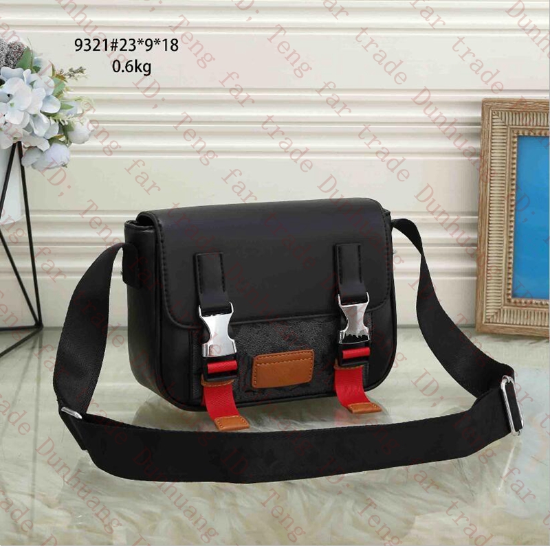 Designer Handbags Men Leather Outdoor Messenger Bags Luxury Shoulder Bag Women Handbag Tote Man's camera bags Size 23x9x18 cm satchel sport crossbody purse, Extra fee (are not sold separat) 
Designer Handbags Men Leather Outdoor Messenger Bags Luxury Shoulder Bag Women Handbag Tote Man's camera bags Size 23x9x18 cm satchel sport crossbody purse, Extra fee (are not sold separat)