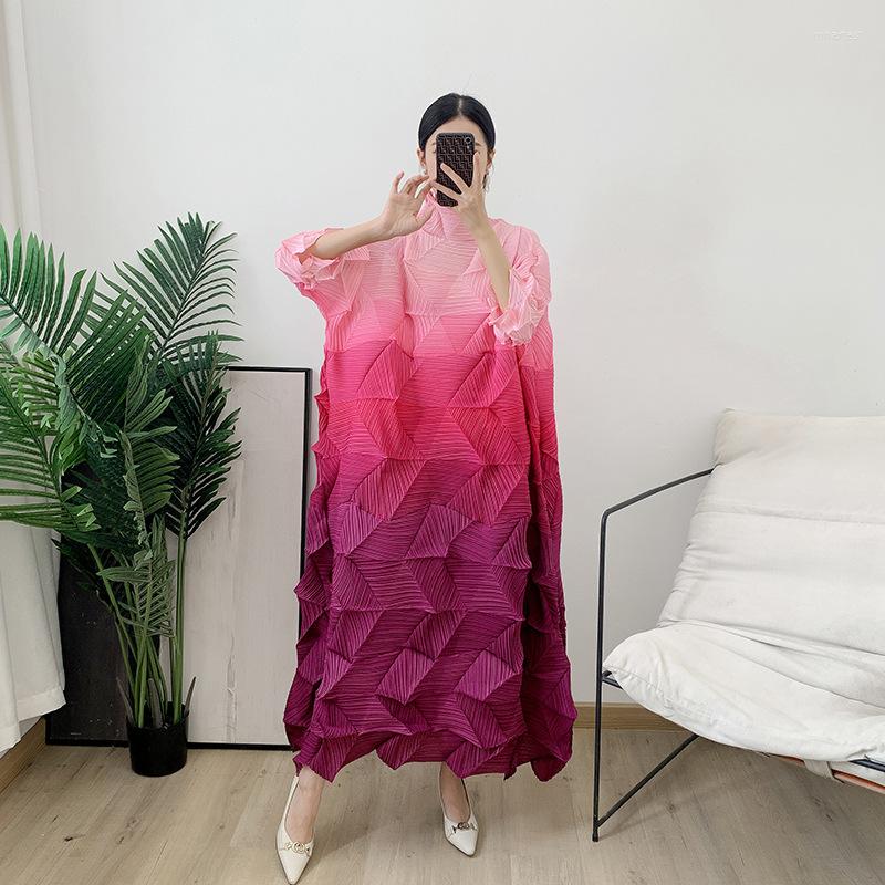 Casual Dresses Pleated Gradual Color Shuffle Dress 2022 Autumn Diamond Long Slim And Fashionable Elegant Women's Clothing, Blue
Casual Dresses Pleated Gradual Color Shuffle Dress 2022 Autumn Diamond Long Slim And Fashionable Elegant Women's Clothing, Blue