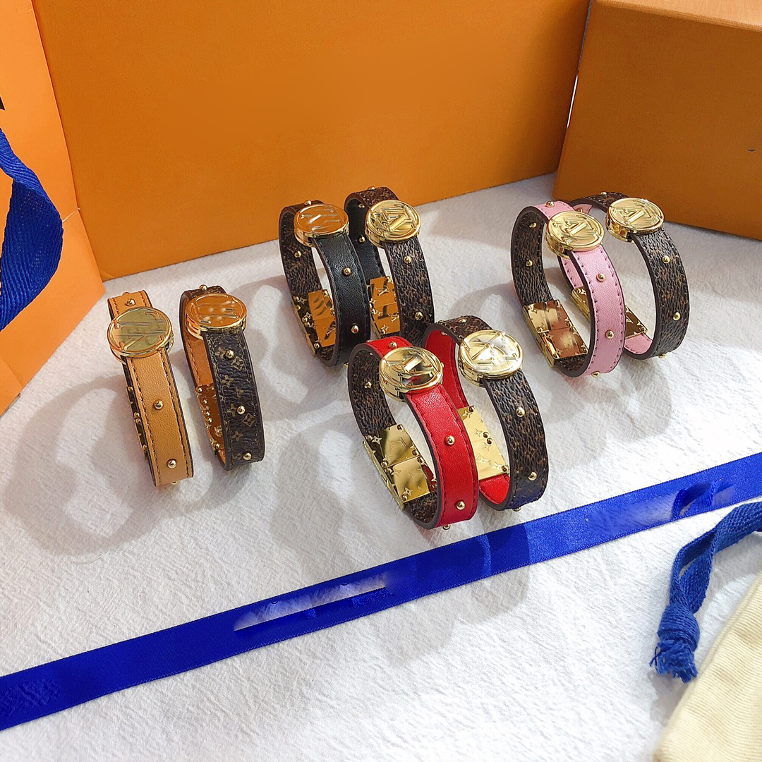 Fashion Double-sided Bracelets Bangle Mens Womens Bangle Luxury Designer Jewelry Faux Leather 18K Gold Plated Stainless steel Wedding Lovers Gift Bangles 4Style
Fashion Double-sided Bracelets Bangle Mens Womens Bangle Luxury Designer Jewelry Faux Leather 18K Gold Plated Stainless steel Wedding Lovers Gift Bangles 4Style