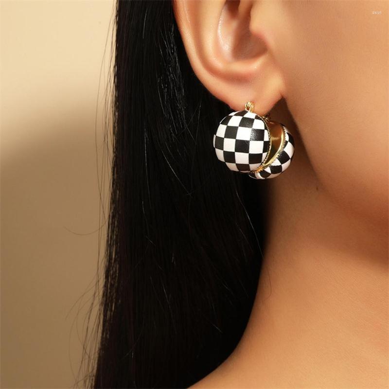Backs Earrings Women's Delicate Two-sided Round Plaid Ear Stud For Women Vintage Korean Buckle Girl Gifts Jewelry
Backs Earrings Women's Delicate Two-sided Round Plaid Ear Stud For Women Vintage Korean Buckle Girl Gifts Jewelry