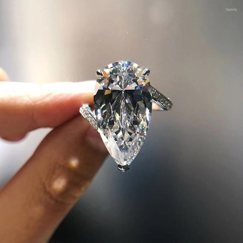 Wedding Rings Huitan Big Crystal Drop CZ Bridal Finger For Novel Design Stylish Women Party Ring Love Gift Trendy Jewelry
Wedding Rings Huitan Big Crystal Drop CZ Bridal Finger For Novel Design Stylish Women Party Ring Love Gift Trendy Jewelry