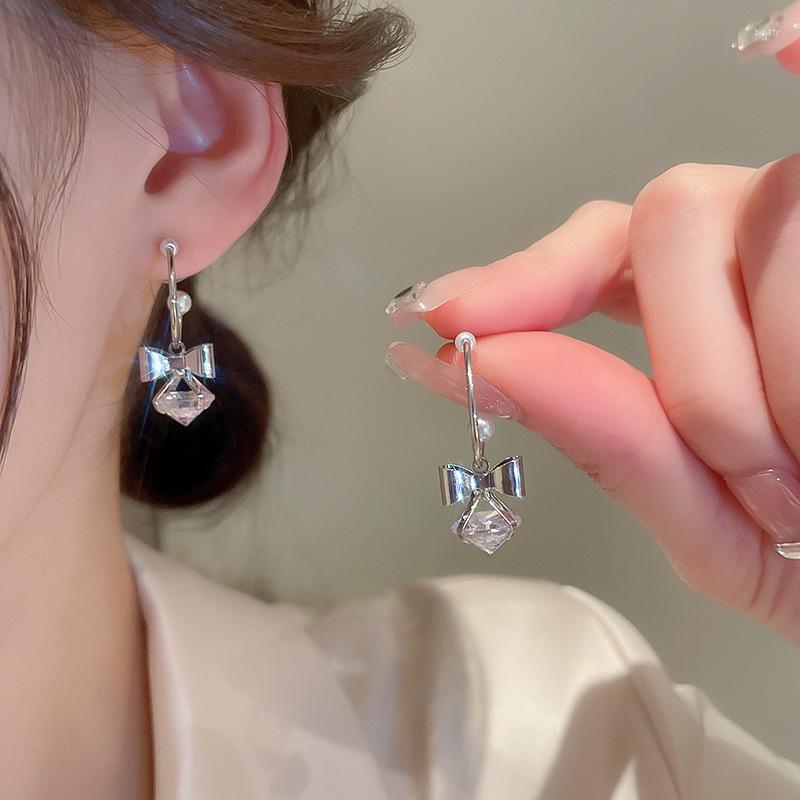 Hoop Earrings Lovelink Large Silver Color Bow Pearl Girls Square Transparent Crystal Hollow Metal Women Party Jewelry
Hoop Earrings Lovelink Large Silver Color Bow Pearl Girls Square Transparent Crystal Hollow Metal Women Party Jewelry