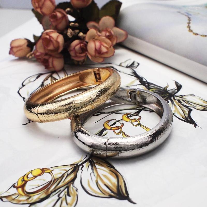 Bangle Punk Metal Turbidity Surface Cuff Bangles For Women Statement Alloy Thick Circular Bracelet Party Fashion Jewelry
Bangle Punk Metal Turbidity Surface Cuff Bangles For Women Statement Alloy Thick Circular Bracelet Party Fashion Jewelry