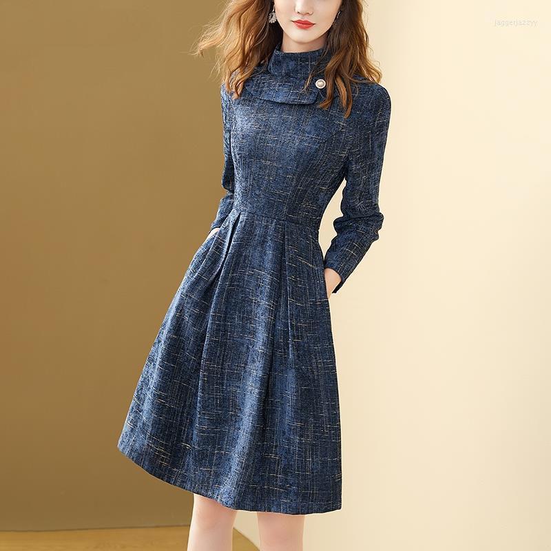 Casual Dresses 2023 Women Autumn Winter Elegant Half High Collar A-line Dress Female Print Pockets Ladies Loose Vestidos J132, Blue
Casual Dresses 2023 Women Autumn Winter Elegant Half High Collar A-line Dress Female Print Pockets Ladies Loose Vestidos J132, Blue