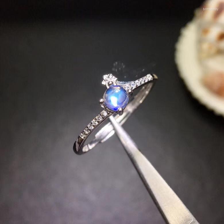 Cluster Rings Elegant Slender Flower Natural Light Blue Moonstone Gem Ring S925 Silver Gemstone Women Girl Party Gift Jewelry
Cluster Rings Elegant Slender Flower Natural Light Blue Moonstone Gem Ring S925 Silver Gemstone Women Girl Party Gift Jewelry