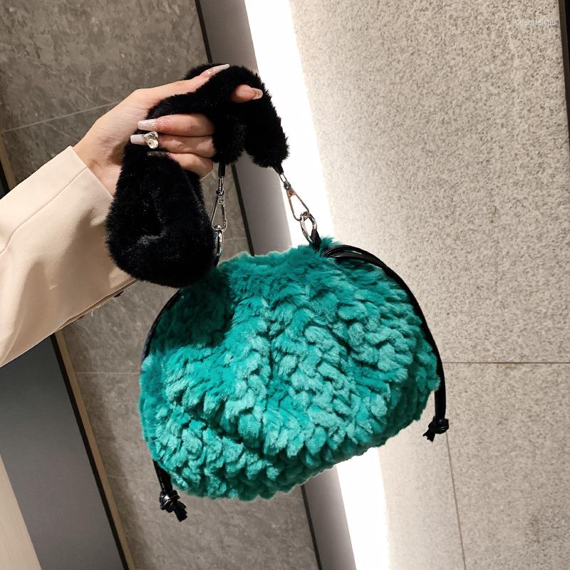 Evening Bags 2022 Winter Fur Bag Women's Bucket Personality Ins Fashion Portable Shoulder Messenger High Quality Female
Evening Bags 2022 Winter Fur Bag Women's Bucket Personality Ins Fashion Portable Shoulder Messenger High Quality Female