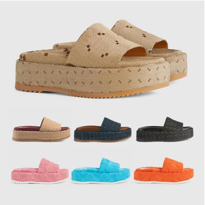 Luxury Designer Home Shoes Embossed Pool Pillow Sandals SLIPPERS Women Platform Slide Sandal Canvas Slippers
Luxury Designer Home Shoes Embossed Pool Pillow Sandals SLIPPERS Women Platform Slide Sandal Canvas Slippers
