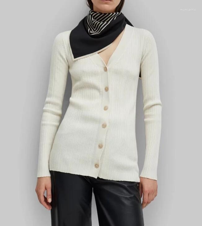 Women's Knits White Black Wool Blend Vezzani Cardigan Jersey V-neck Front Button Up Long Sleeves Fitted Sweater Jacket WOMAN 2022
Women's Knits White Black Wool Blend Vezzani Cardigan Jersey V-neck Front Button Up Long Sleeves Fitted Sweater Jacket WOMAN 2022