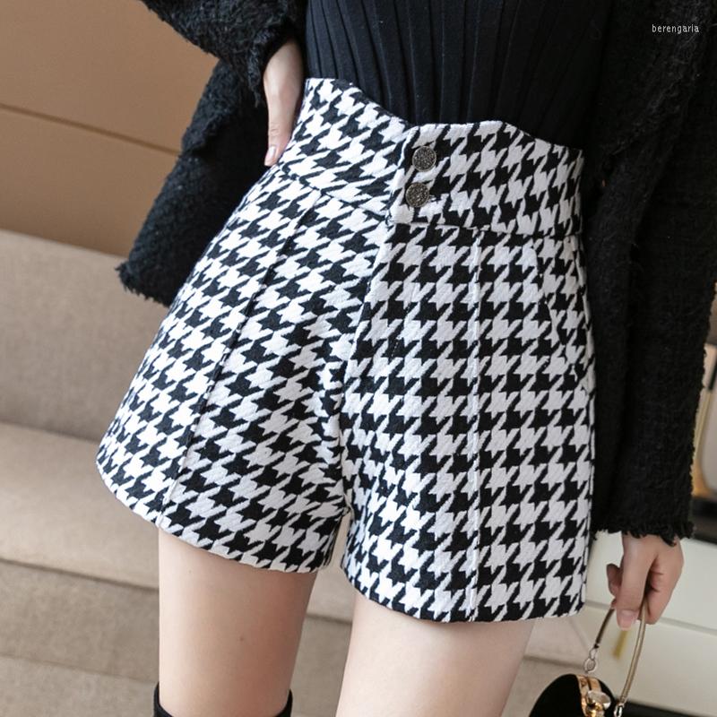 Women's Shorts Laides Retro Two Buttons Houndstooth Wide Leg Wool For Women Autumn And Winter High Waist Plaid Bottoms With Pockets, White shorts
Women's Shorts Laides Retro Two Buttons Houndstooth Wide Leg Wool For Women Autumn And Winter High Waist Plaid Bottoms With Pockets, White shorts